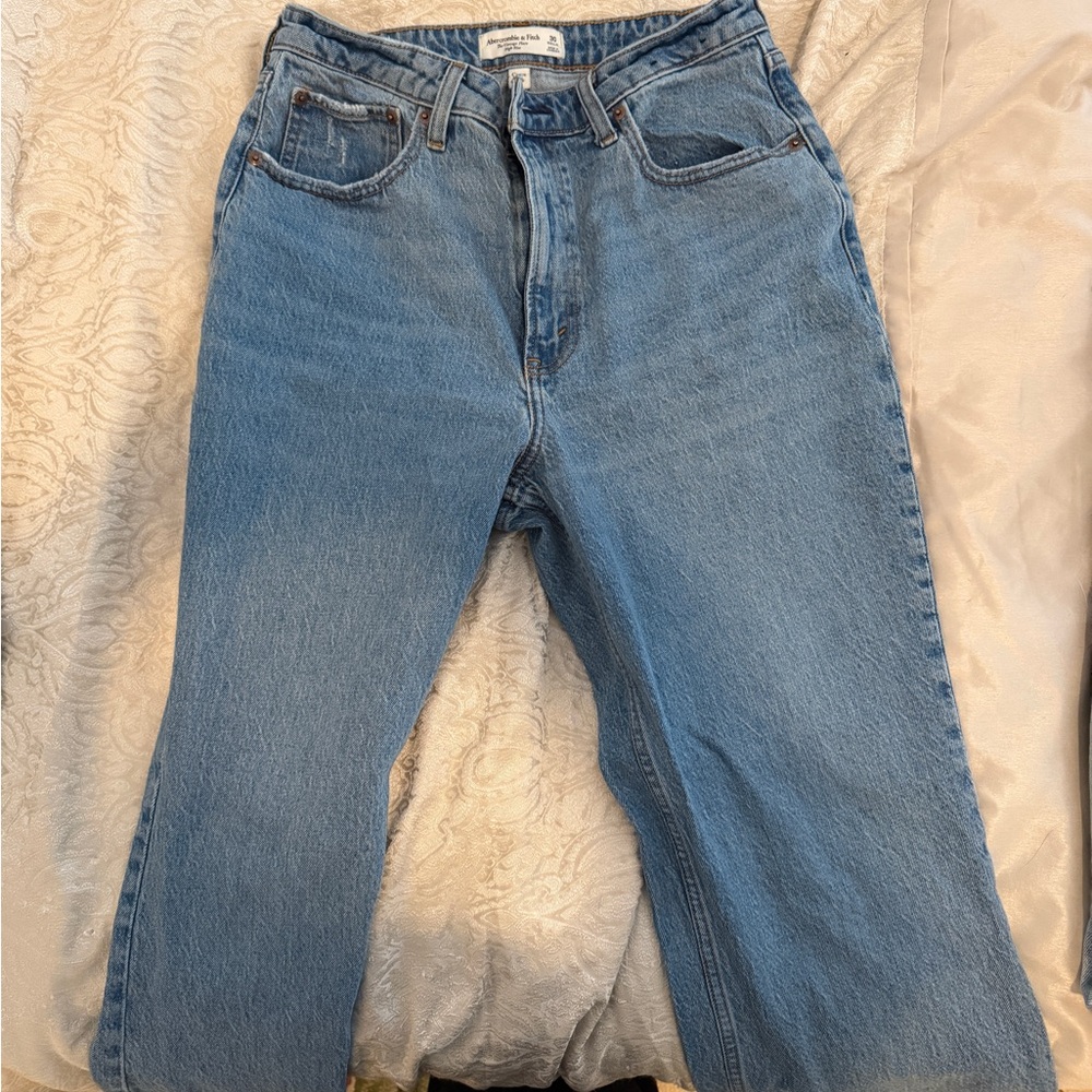 Abercrombie & Fitch Vintage Flare High Rise Curve Love Jeans